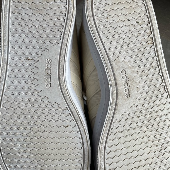 Adidas Canvas - Picture 14 of 16